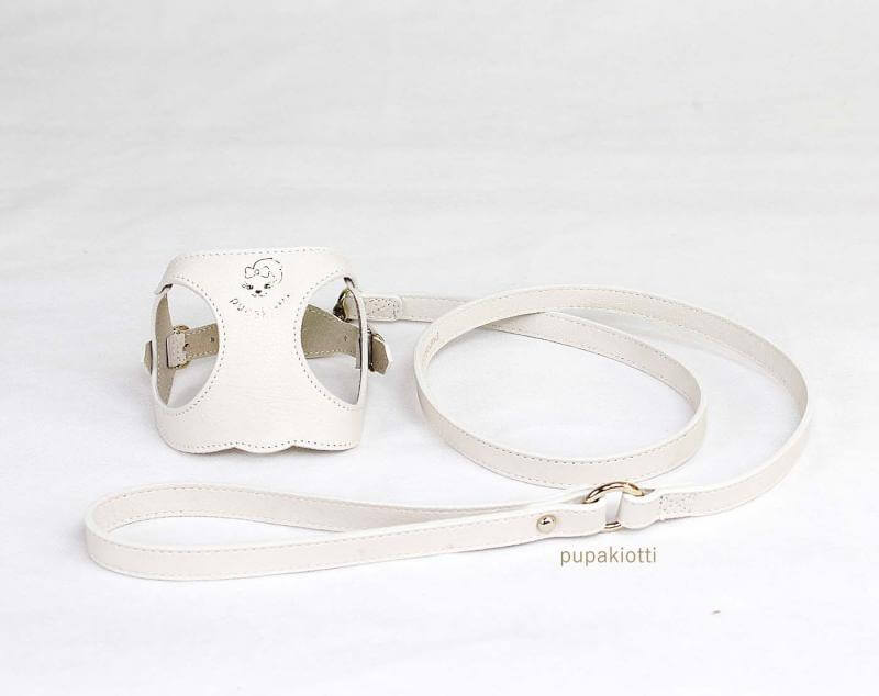 Gold. Pettorina ergonomica e regolabile fashion in pelle per cani - immagine 3